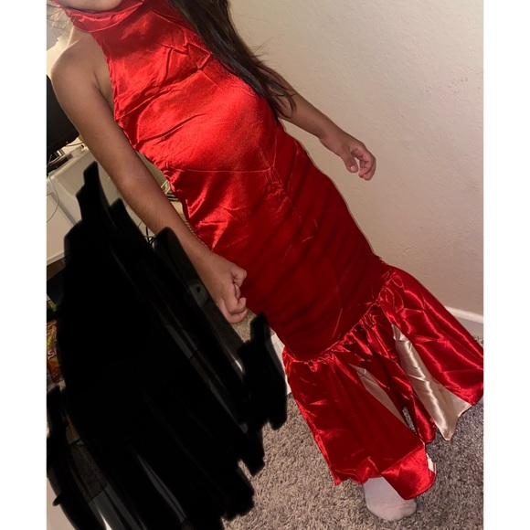 CRUELLA DEVILLE 101 DALMATIANS HALLOWEEN RED DRESS COSTUME DISNEY - Picture 2 of 6